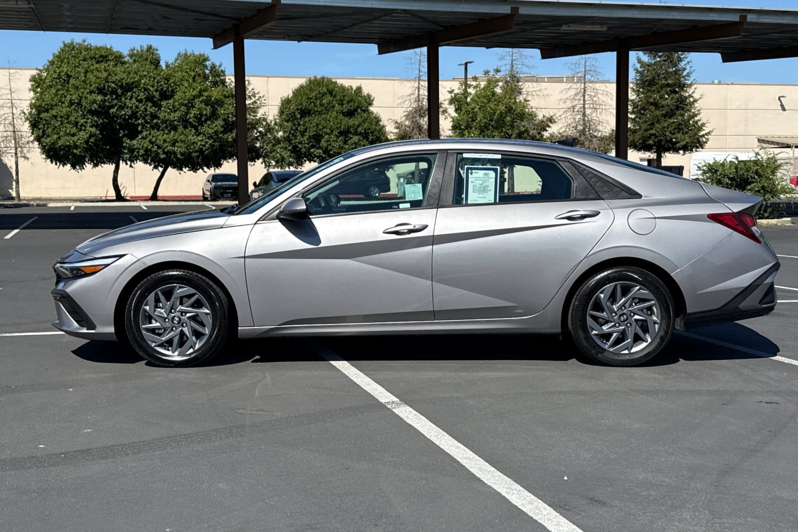 Used 2024 Hyundai Elantra SEL FWD image 13