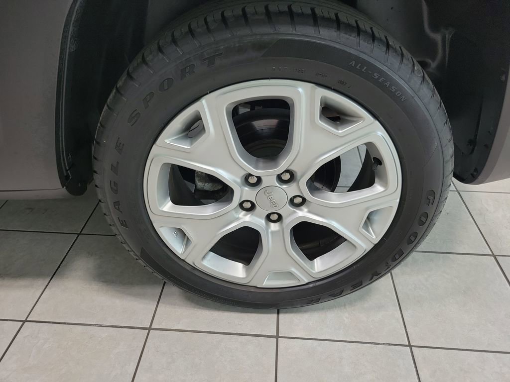 Used 2023 Jeep Renegade Limited image 52