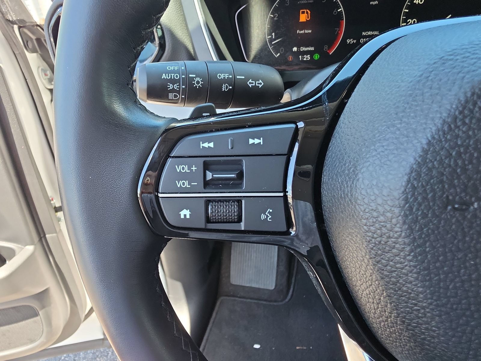 Certified 2025 Honda Pilot EX-L image 23
