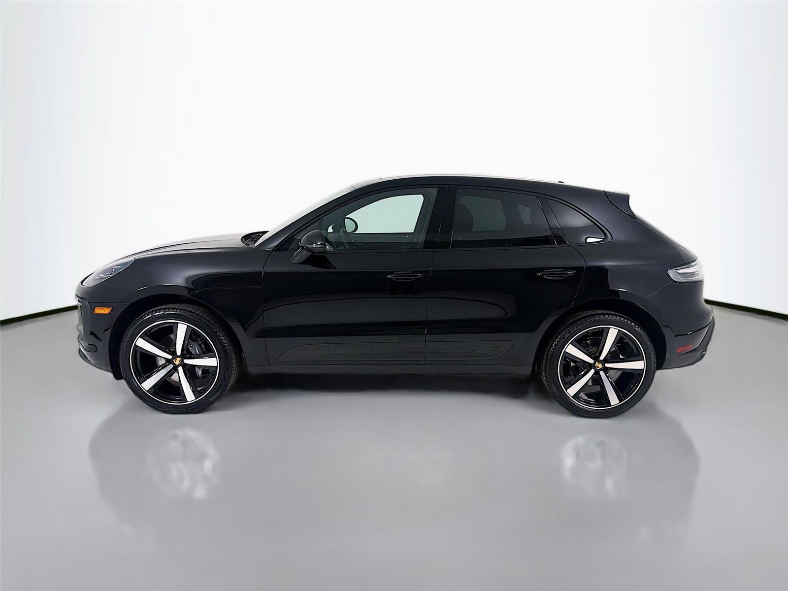 Certified 2023 Porsche Macan Turbo AWD/4WD image 2
