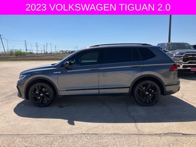 Used 2023 Volkswagen Tiguan SE R-Line image 2