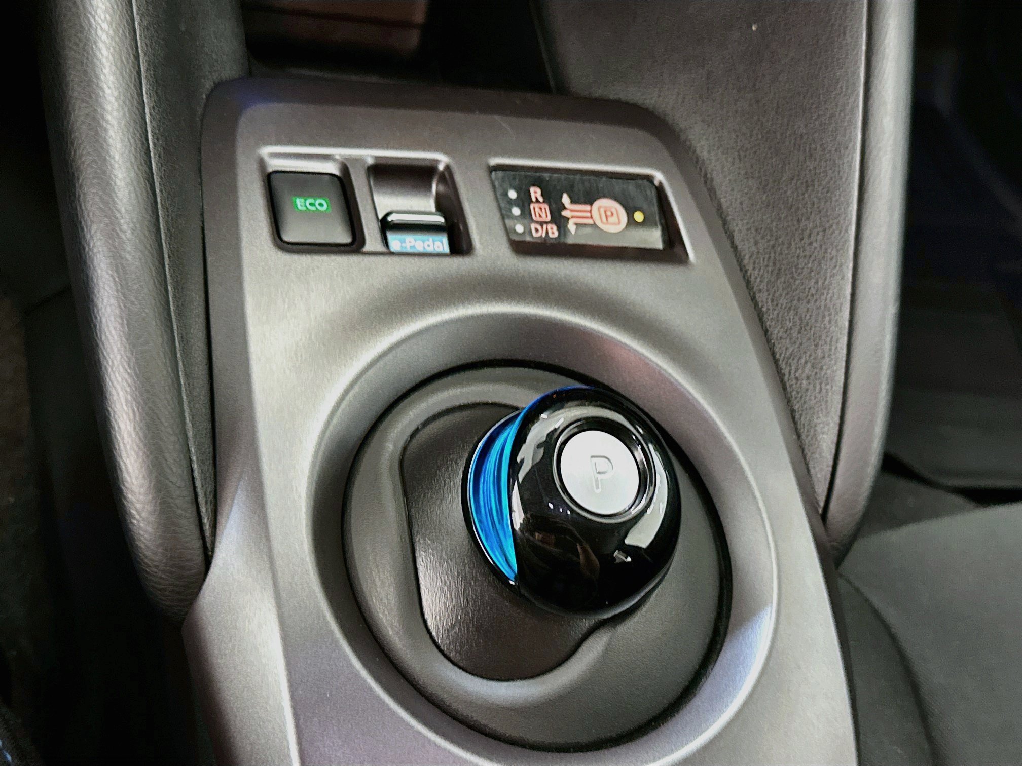 Used 2025 Nissan Leaf S FWD image 24