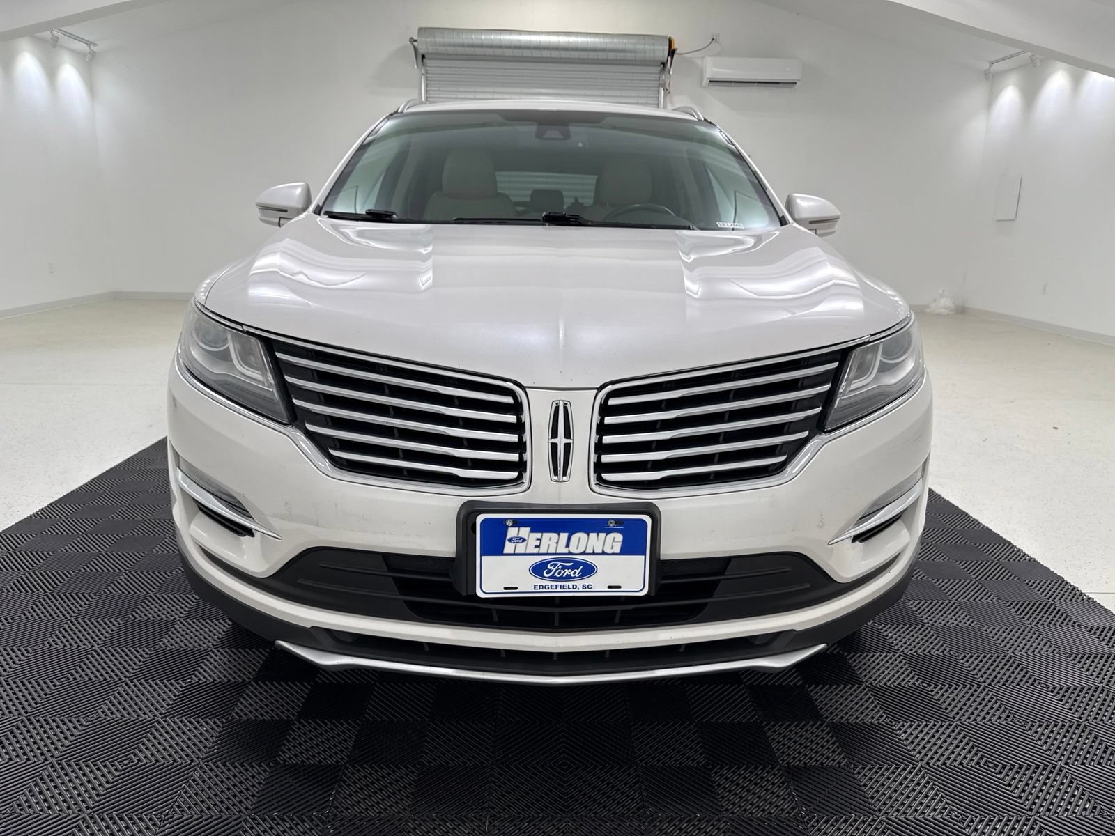 Used 2017 Lincoln MKC Reserve w/ Lincoln MKC Climate Package AWD/4WD image 2