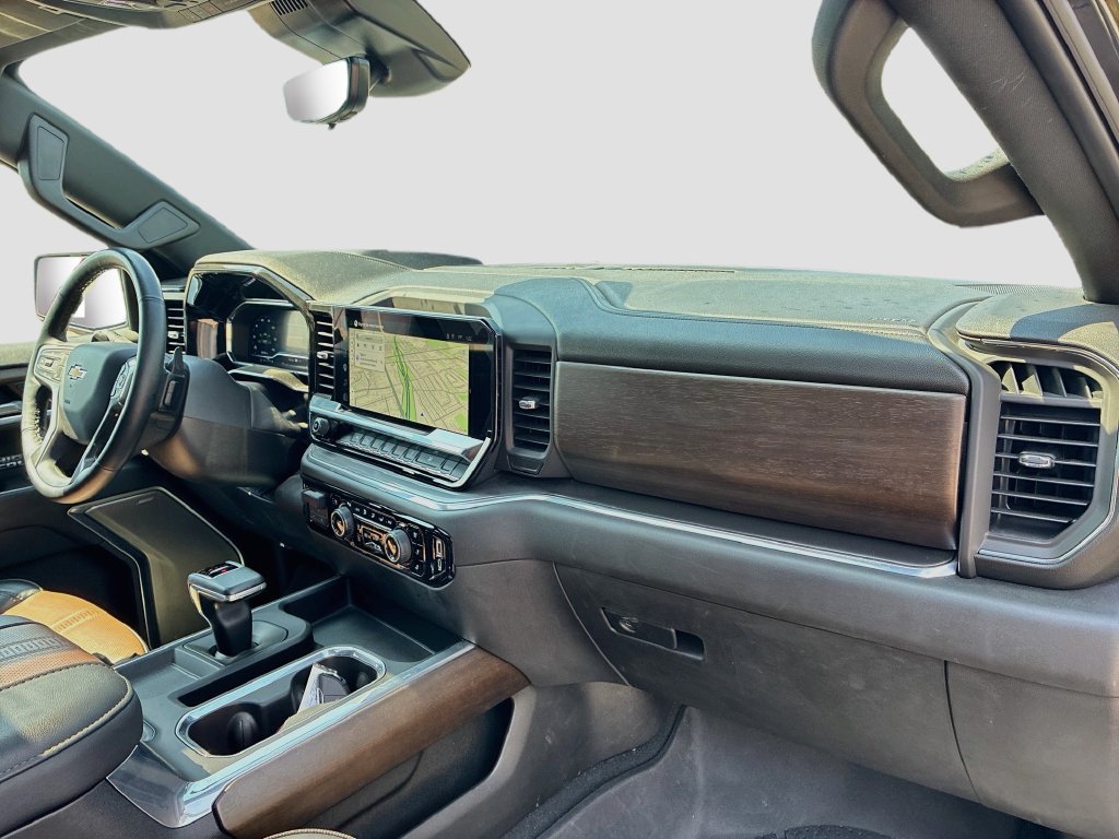 Used 2025 Chevrolet Silverado 1500 High Country w/ High Country Premium Package AWD/4WD image 30