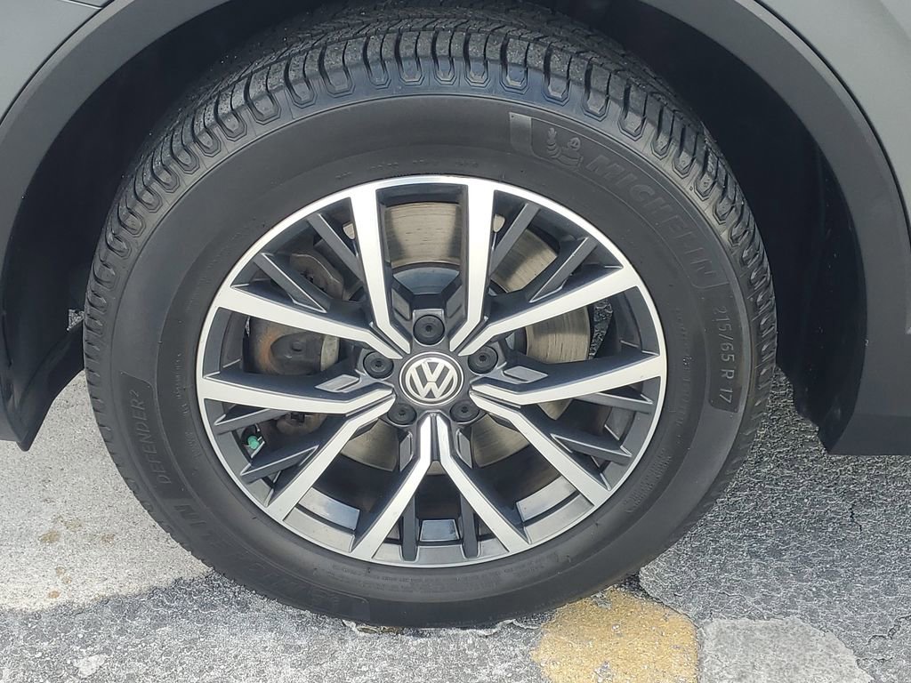 Used 2018 Volkswagen Tiguan SE FWD image 4