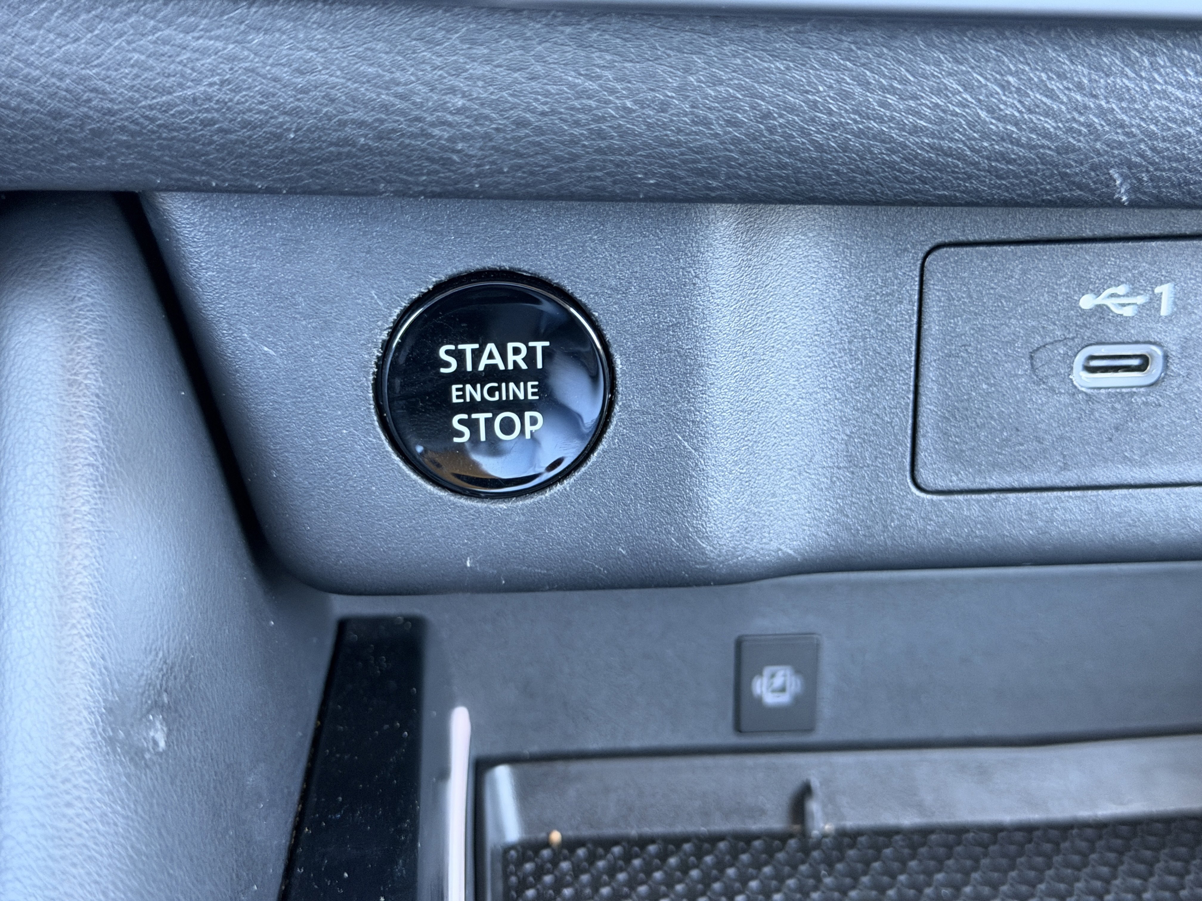 Used 2024 Nissan Rogue Platinum w/ Platinum Premium Package image 28