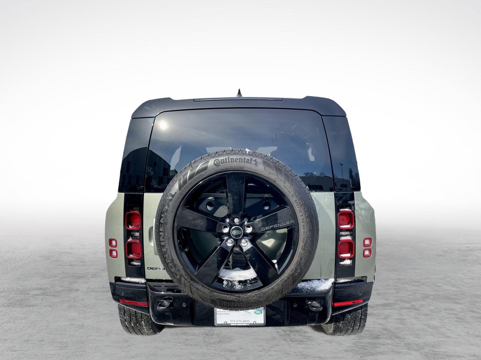 Used 2025 Land Rover Defender 110 X-Dynamic SE image 37