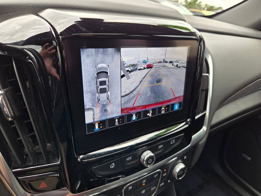 Used 2023 Chevrolet Traverse High Country image 36