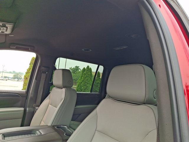 Used 2022 GMC Yukon XL SLT w/ SLT Luxury Package AWD/4WD image 14