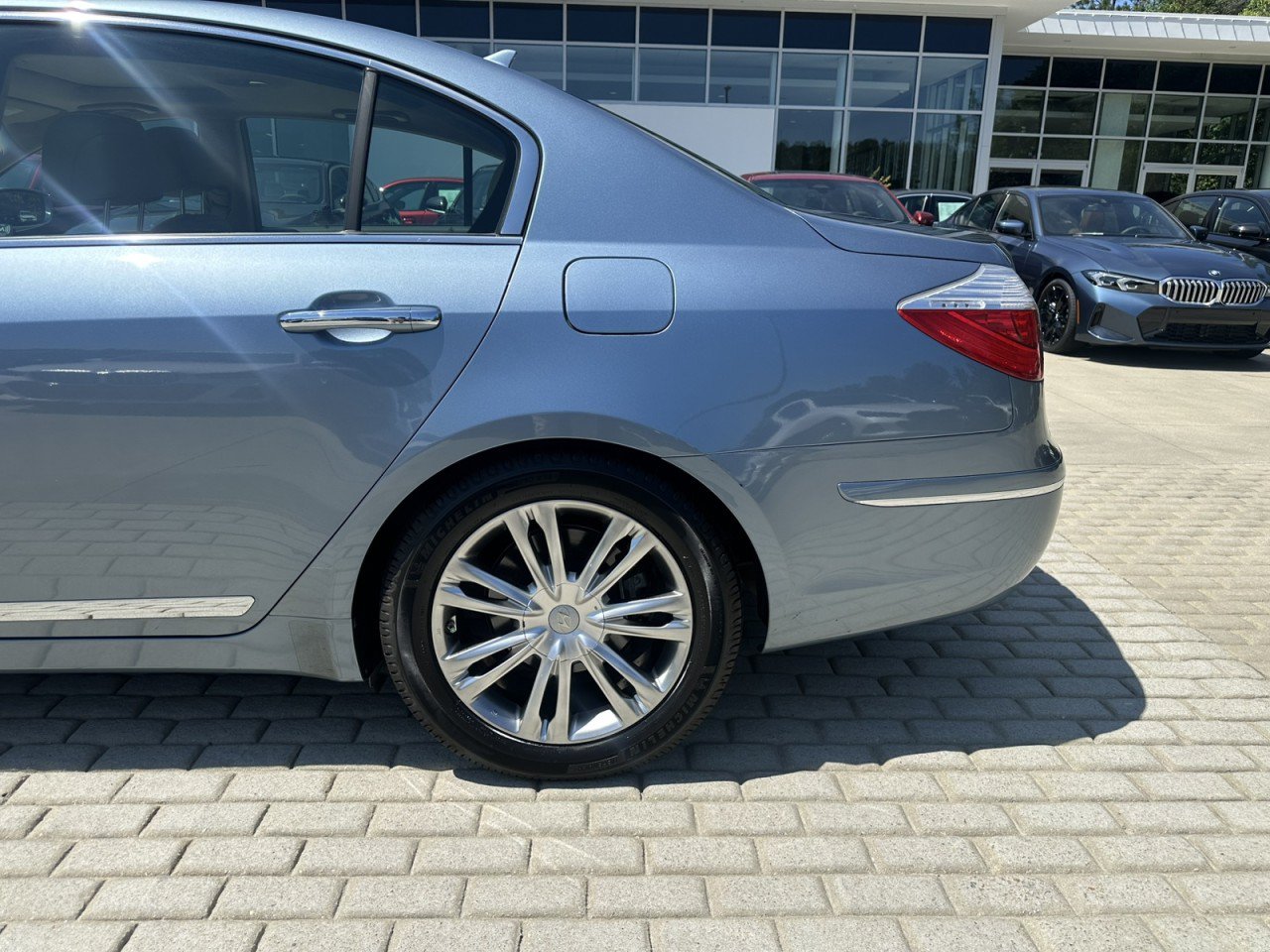 Used 2011 Hyundai Genesis 4.6 RWD image 5