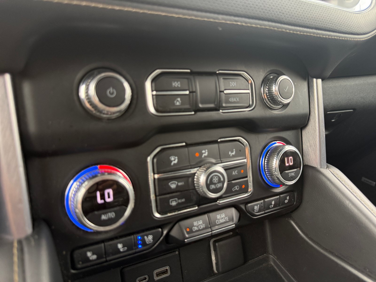 Used 2018 GMC Yukon Denali AWD/4WD image 22