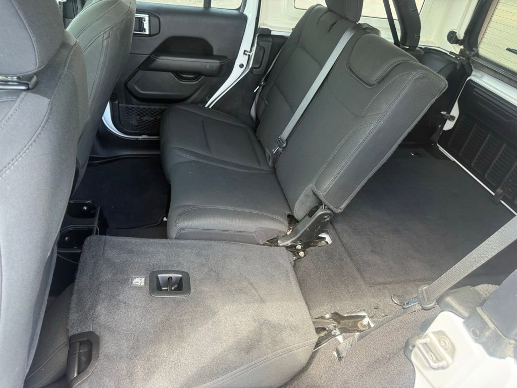 Used 2021 Jeep Wrangler Unlimited Sahara AWD/4WD image 40