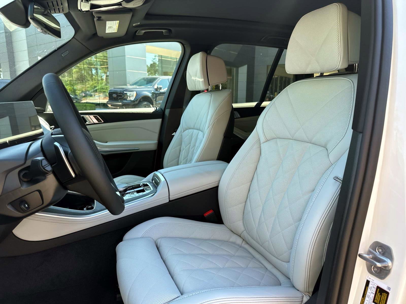 New 2026 BMW X5 xDrive50e w/ Climate Comfort Package image 20