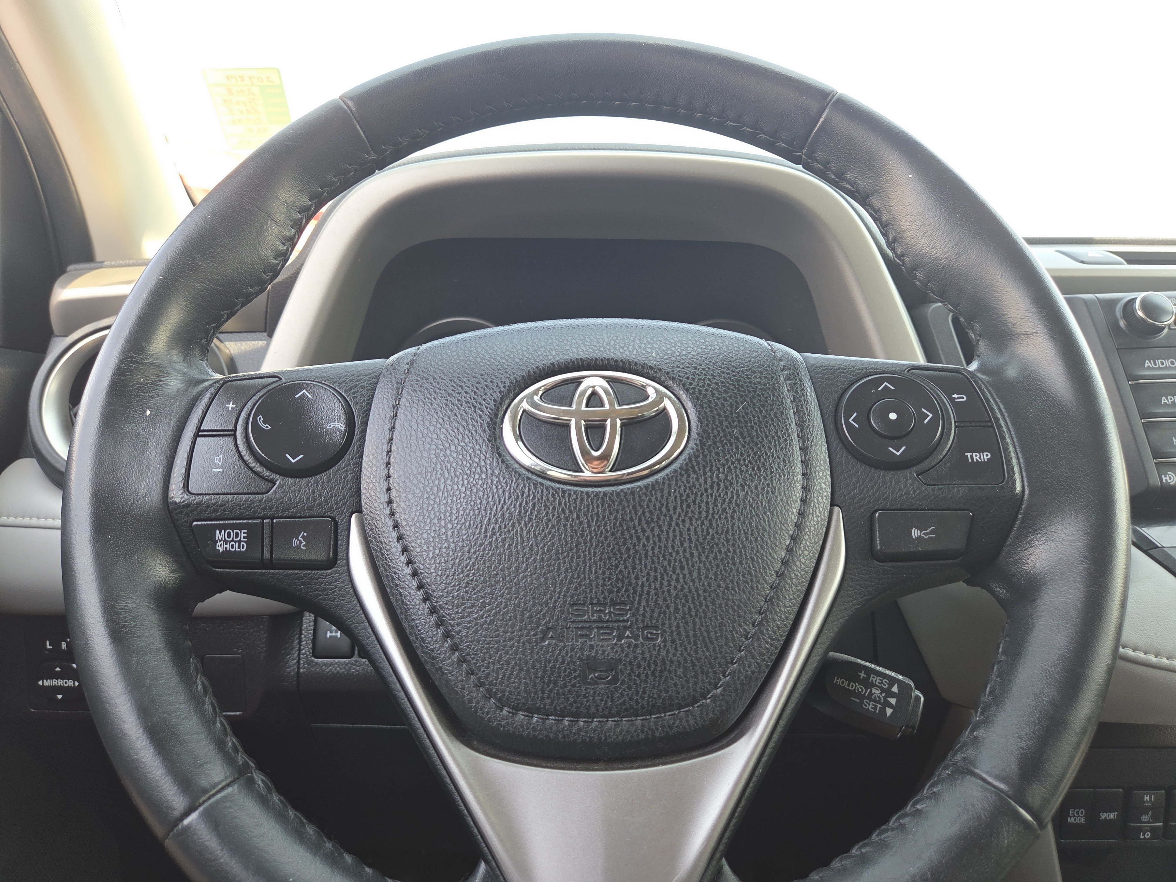 Used 2018 Toyota RAV4 XLE AWD/4WD image 13