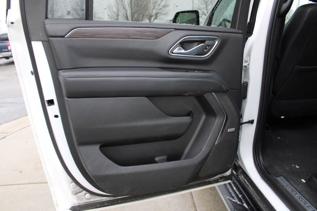 Used 2021 Chevrolet Suburban LT image 27