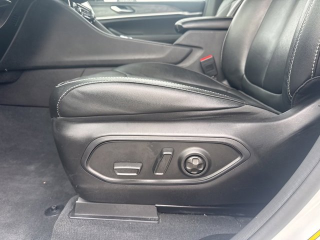 Used 2023 Jeep Grand Cherokee Limited w/ Black Appearance Package image 19