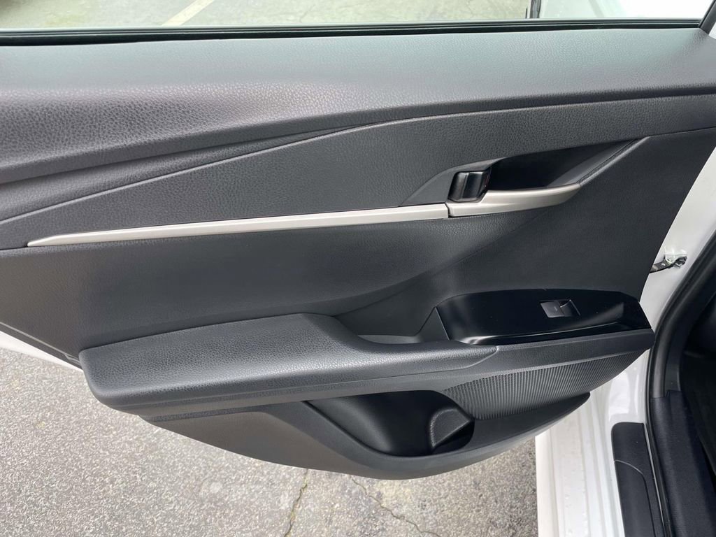 Used 2025 Toyota Camry SE w/ Convenience Package image 22