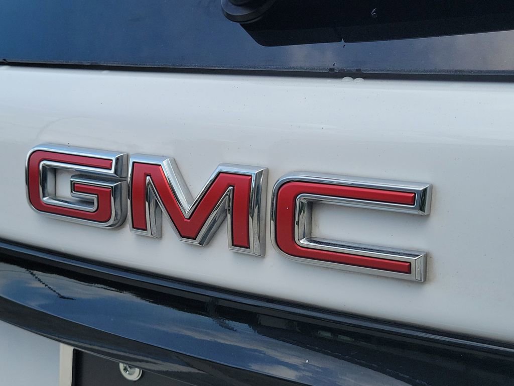 Used 2022 GMC Terrain SLT w/ Tech Package FWD image 9