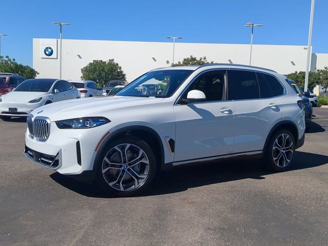 Used 2026 BMW X5 sDrive40i w/ Premium Package image 2