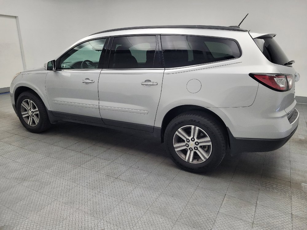 Used 2017 Chevrolet Traverse LT FWD image 3