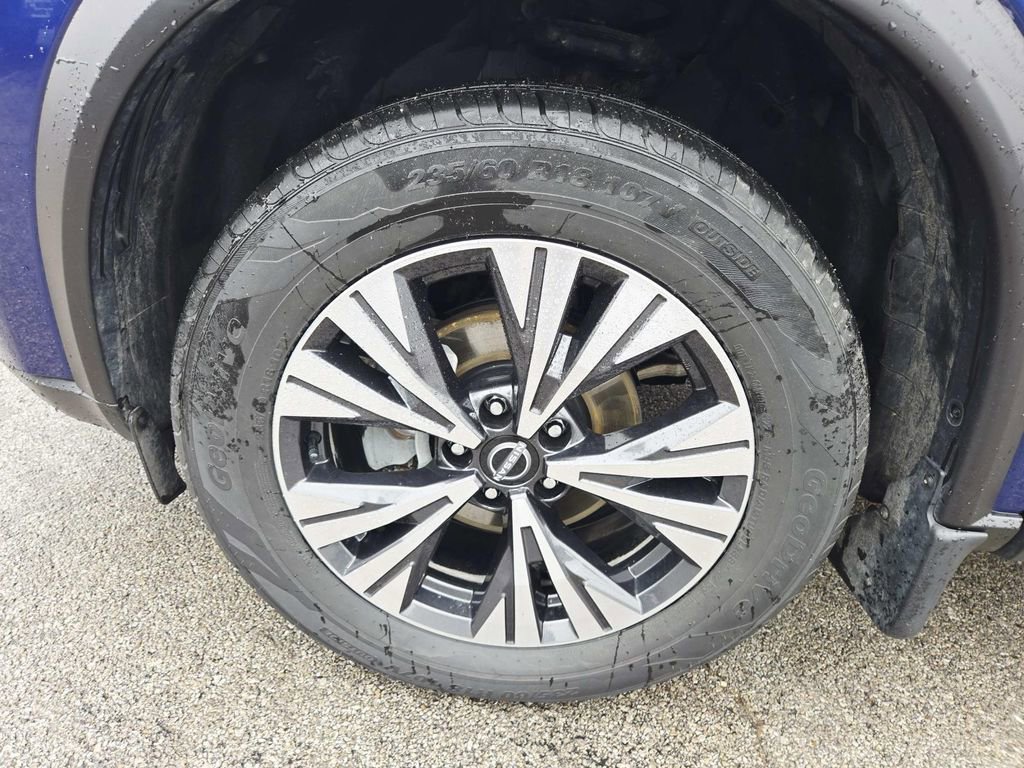 Used 2023 Nissan Rogue SV image 17