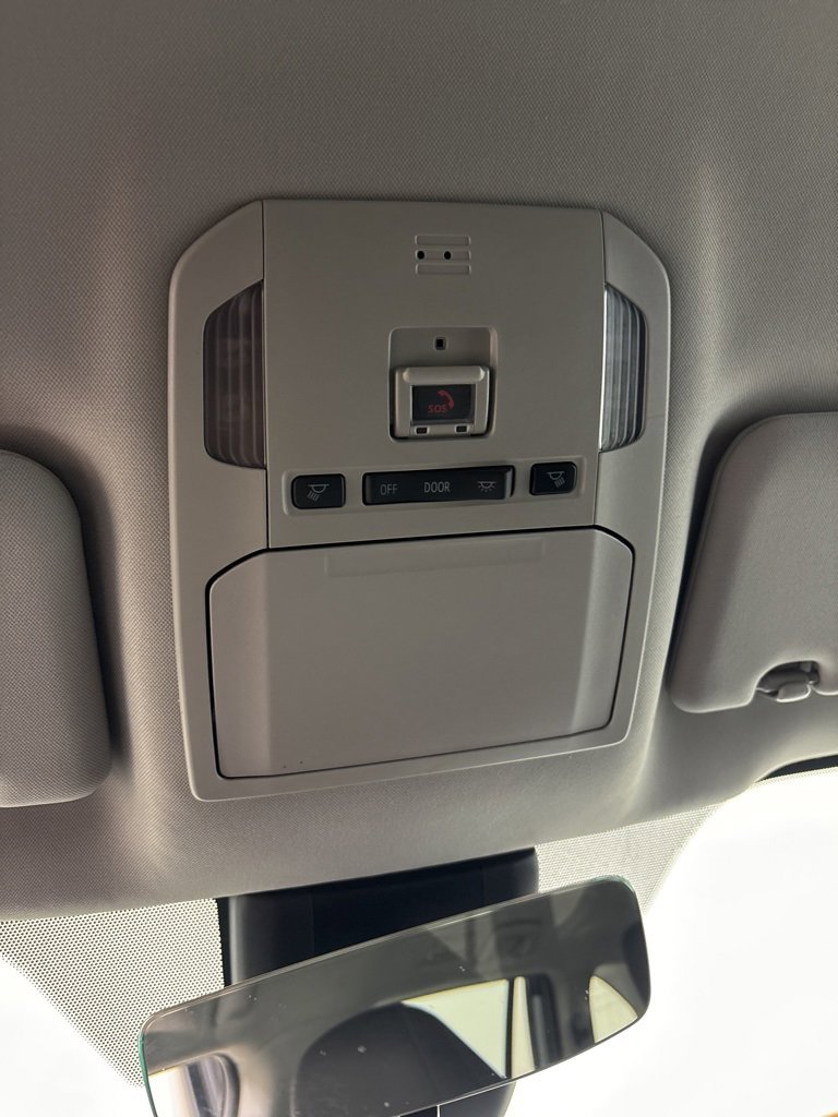 Used 2023 Toyota Highlander L image 15