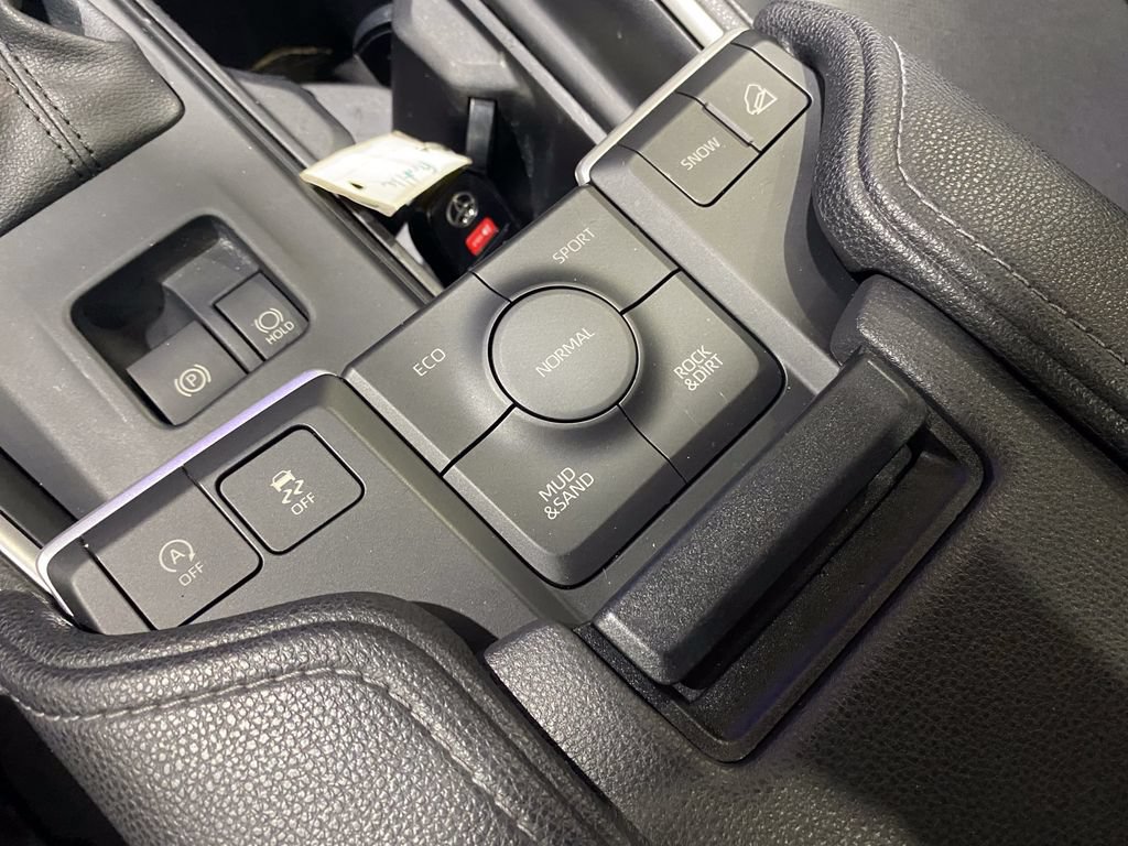 Used 2024 Toyota Grand Highlander AWD image 11