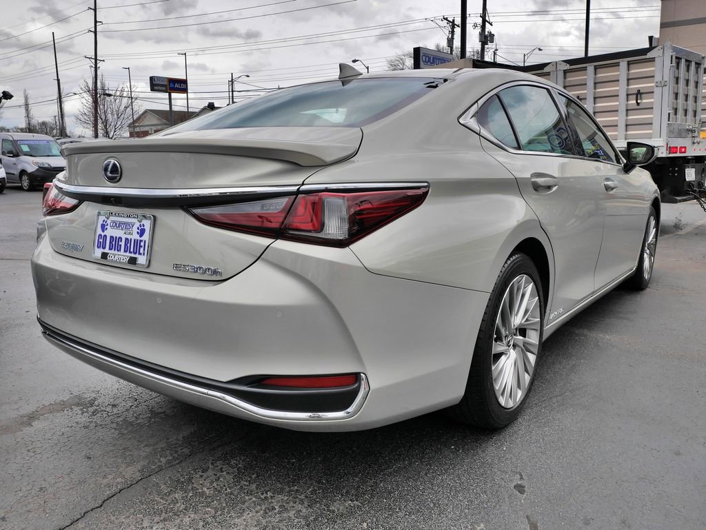 Used 2019 Lexus ES 300h w/ Accessory Package 2 image 7