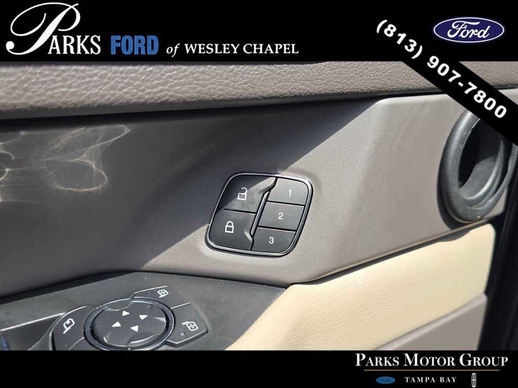 Used 2021 Ford Expedition Limited image 19