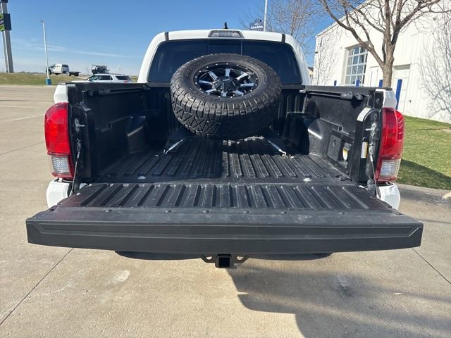 Used 2021 Toyota Tacoma SR5 w/ Trail Edition image 21