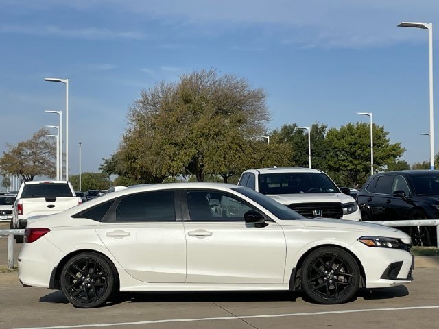 Used 2023 Honda Civic Sport image 3