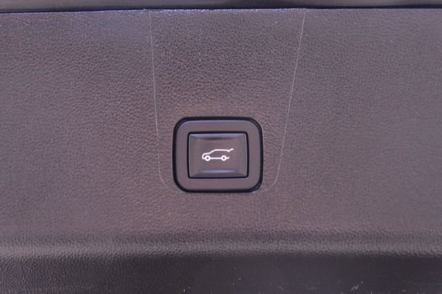 Used 2023 Chevrolet Traverse RS image 24