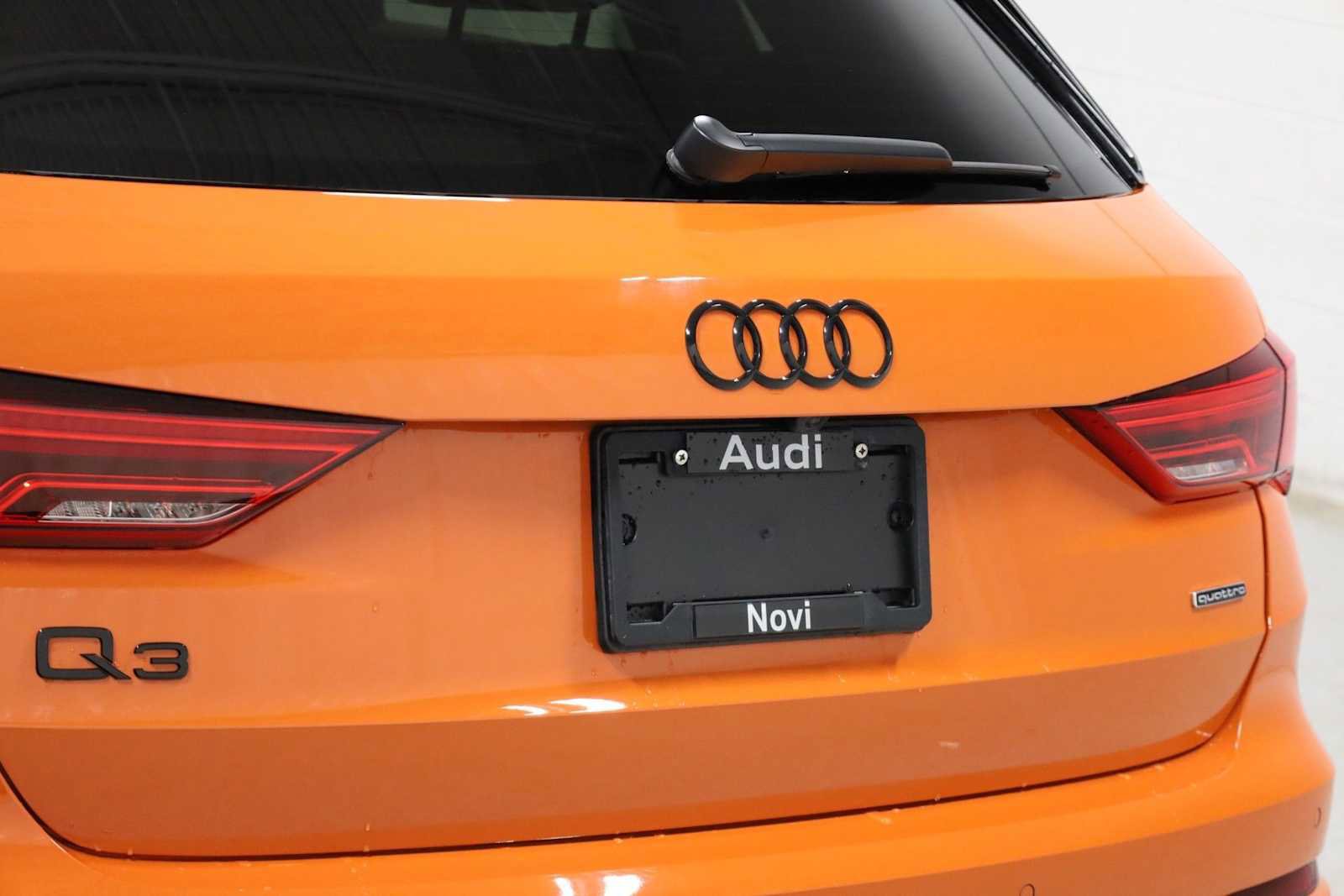 Certified 2025 Audi Q3 2.0T Premium w/ Black Optic Sport Package image 8