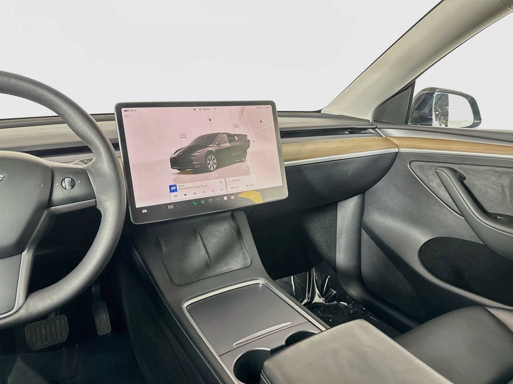 Used 2023 Tesla Model Y AWD image 22