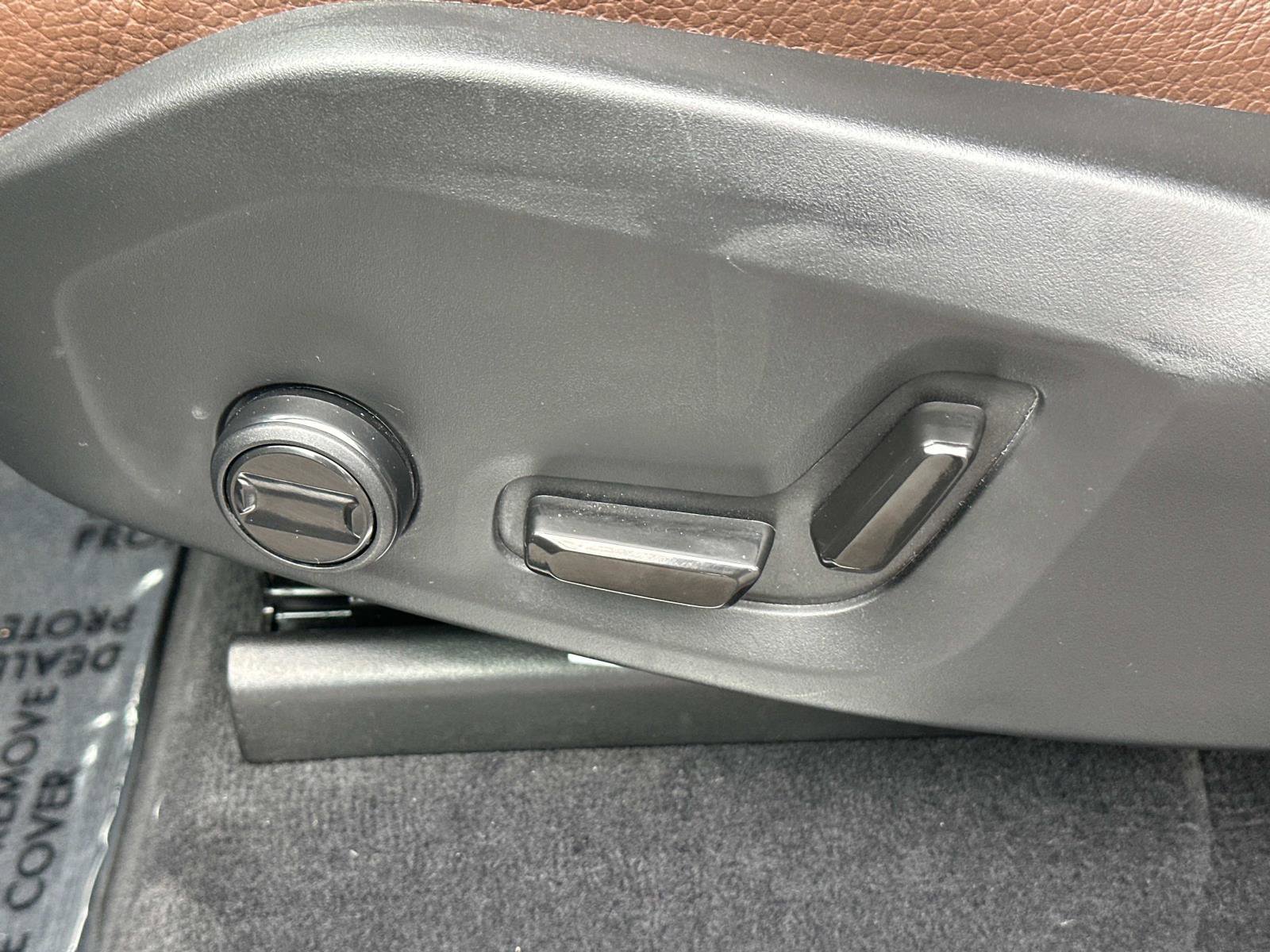 Certified 2024 Volvo XC90 T8 Plus image 18