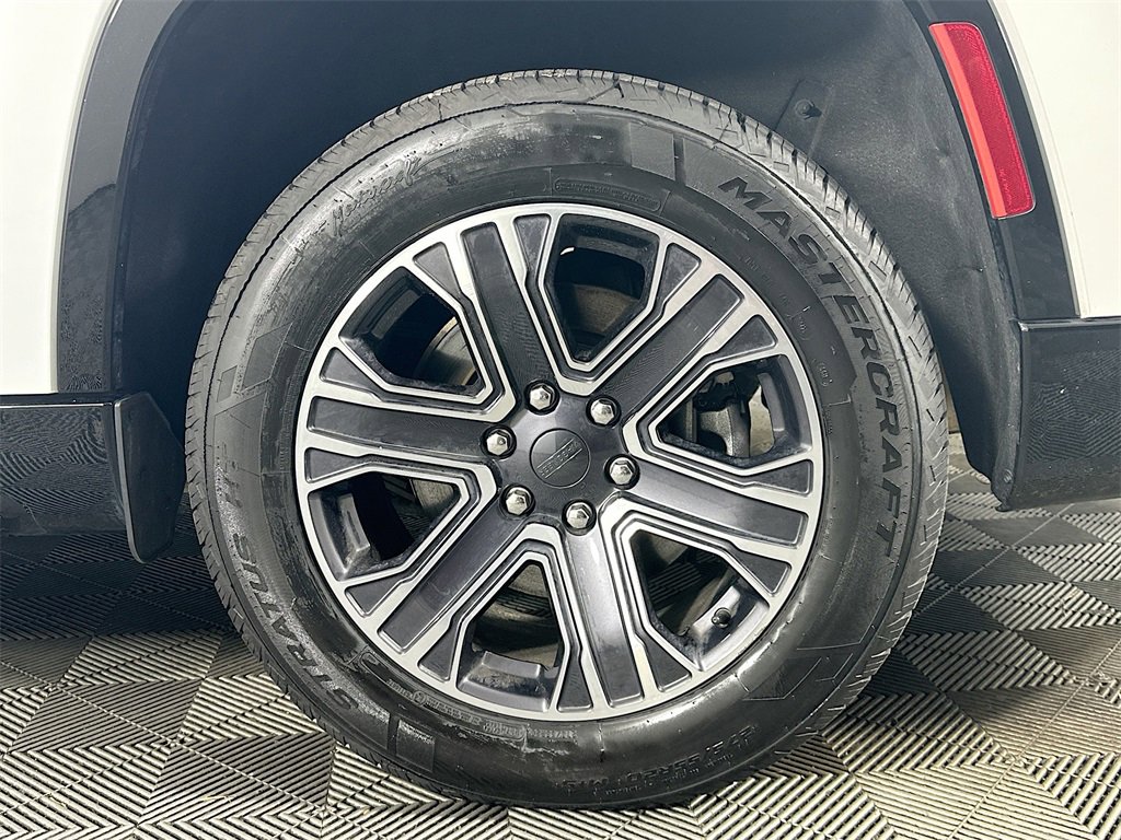 Used 2024 Jeep Wagoneer L Series II w/ Flexible Seating Group image 34