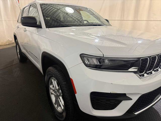Certified 2023 Jeep Grand Cherokee Laredo w/ Luxury Tech Group I AWD/4WD image 10
