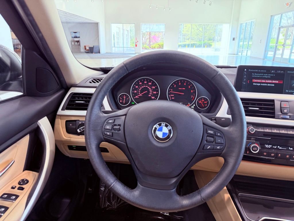 Used 2018 BMW 320i 320i NAV/SUNROOF/BLINDSPOT/1 O w/ Convenience Package image 17