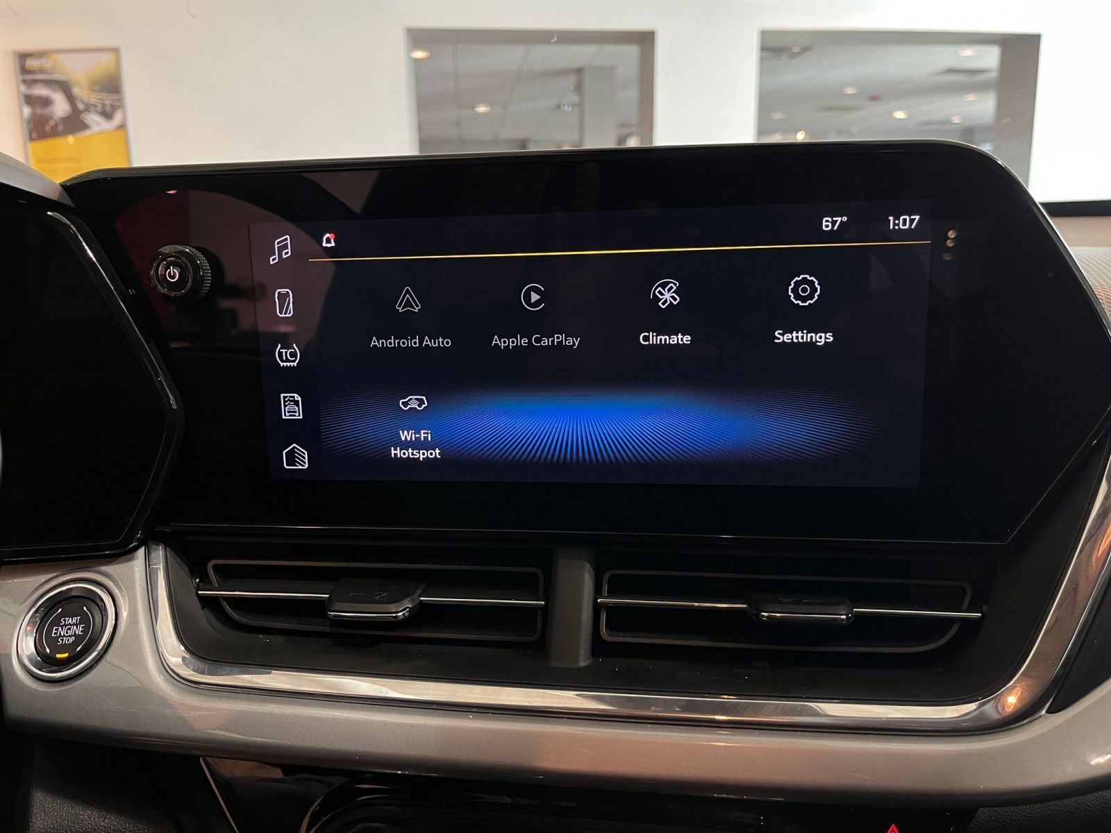 Used 2025 Chevrolet Trax LT w/ LT Convenience Package FWD image 20
