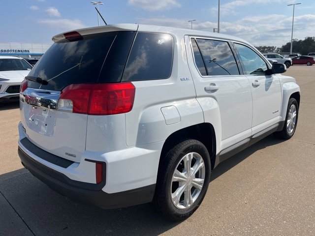 Used 2017 GMC Terrain SLE image 4