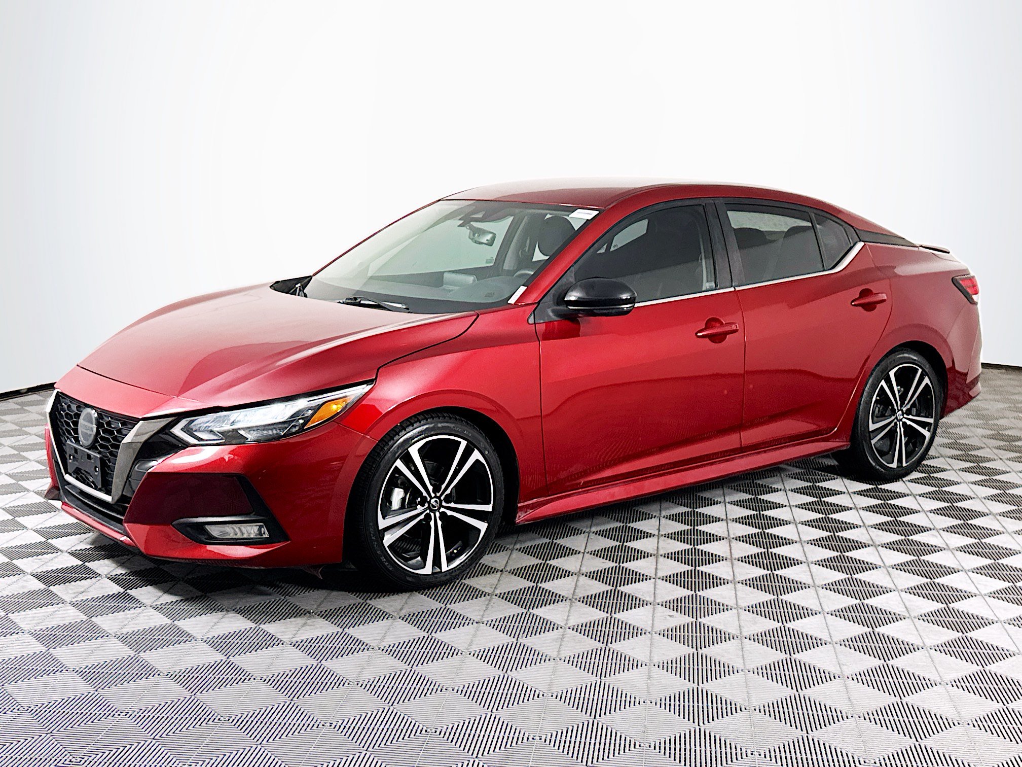 Used 2020 Nissan Sentra SR w/ Electronics Package FWD image 4