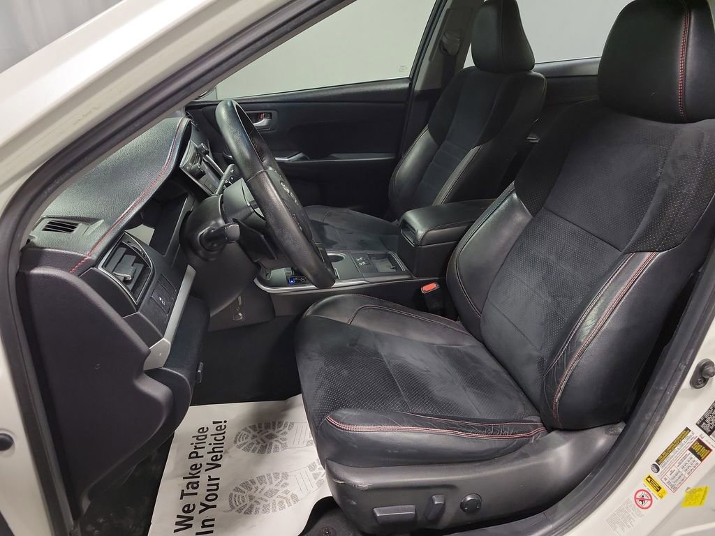 Used 2015 Toyota Camry XSE image 13