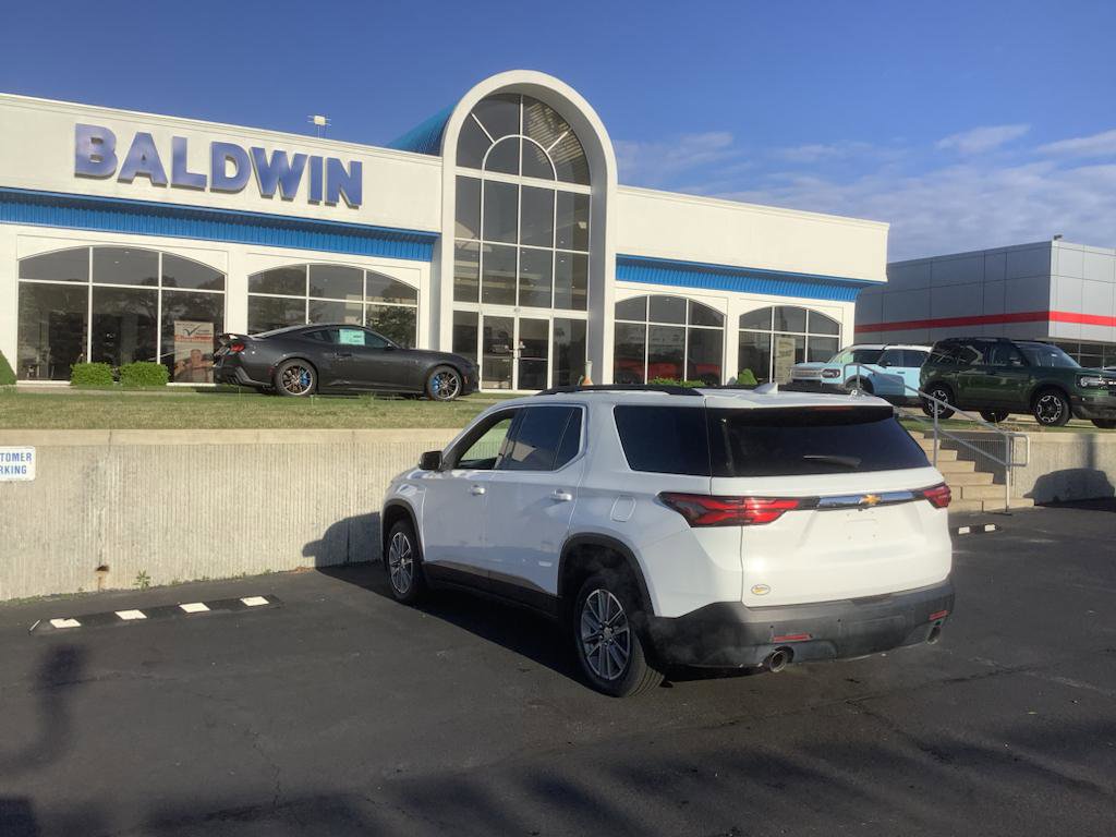 Used 2023 Chevrolet Traverse LT image 5