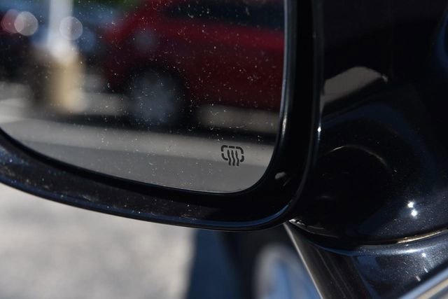 Used 2021 Chrysler Pacifica Touring-L FWD image 10