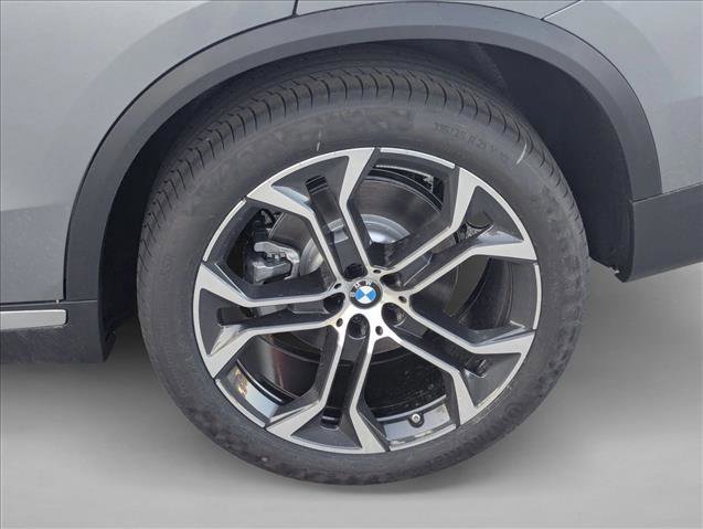 New 2026 BMW X5 sDrive40i image 9
