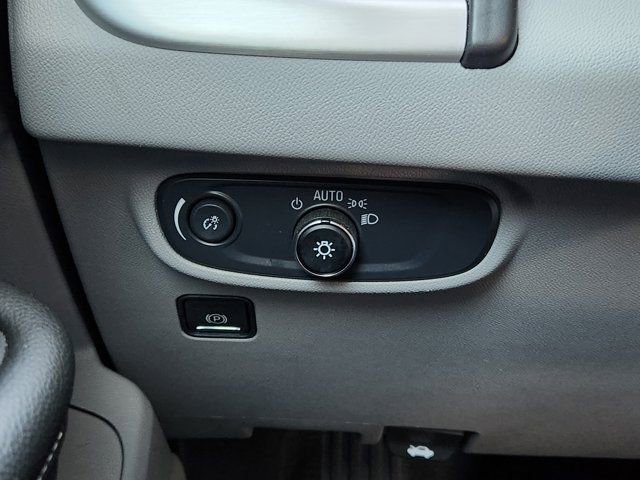 Used 2024 GMC Terrain SLE image 23