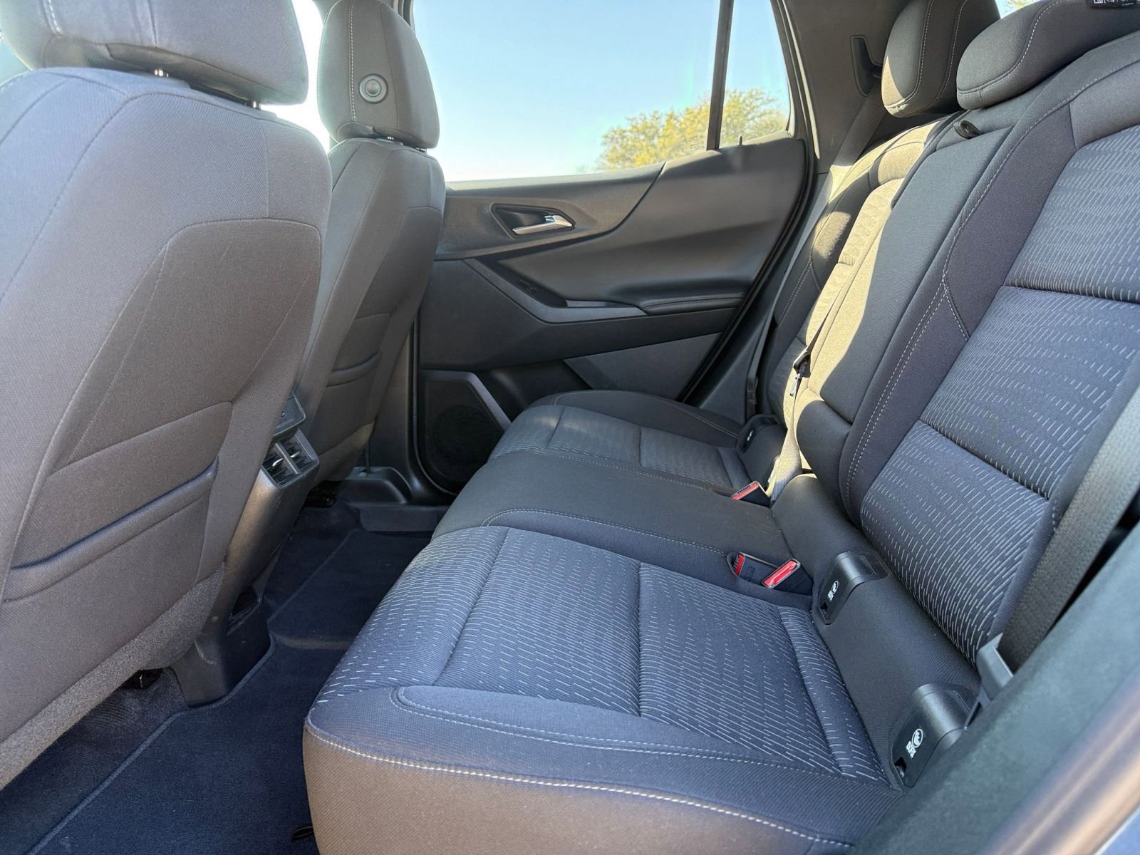 Used 2025 Chevrolet Equinox LT image 25