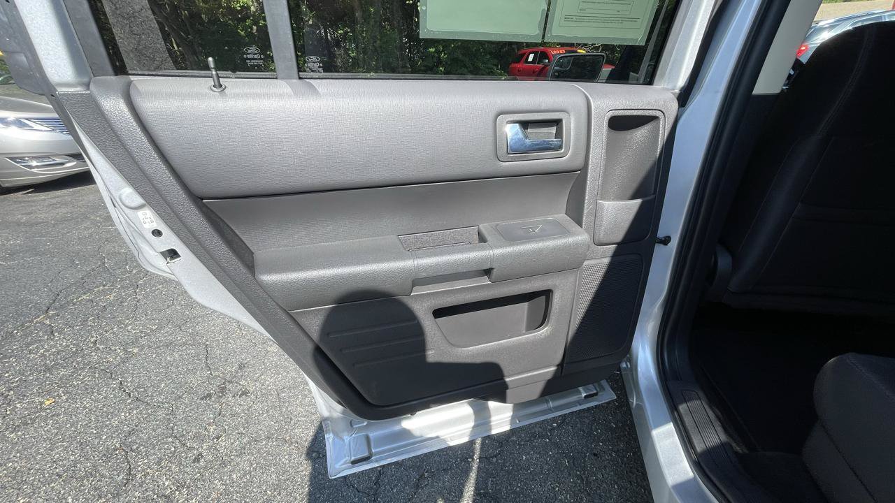 Used 2019 Ford Flex SE FWD image 20