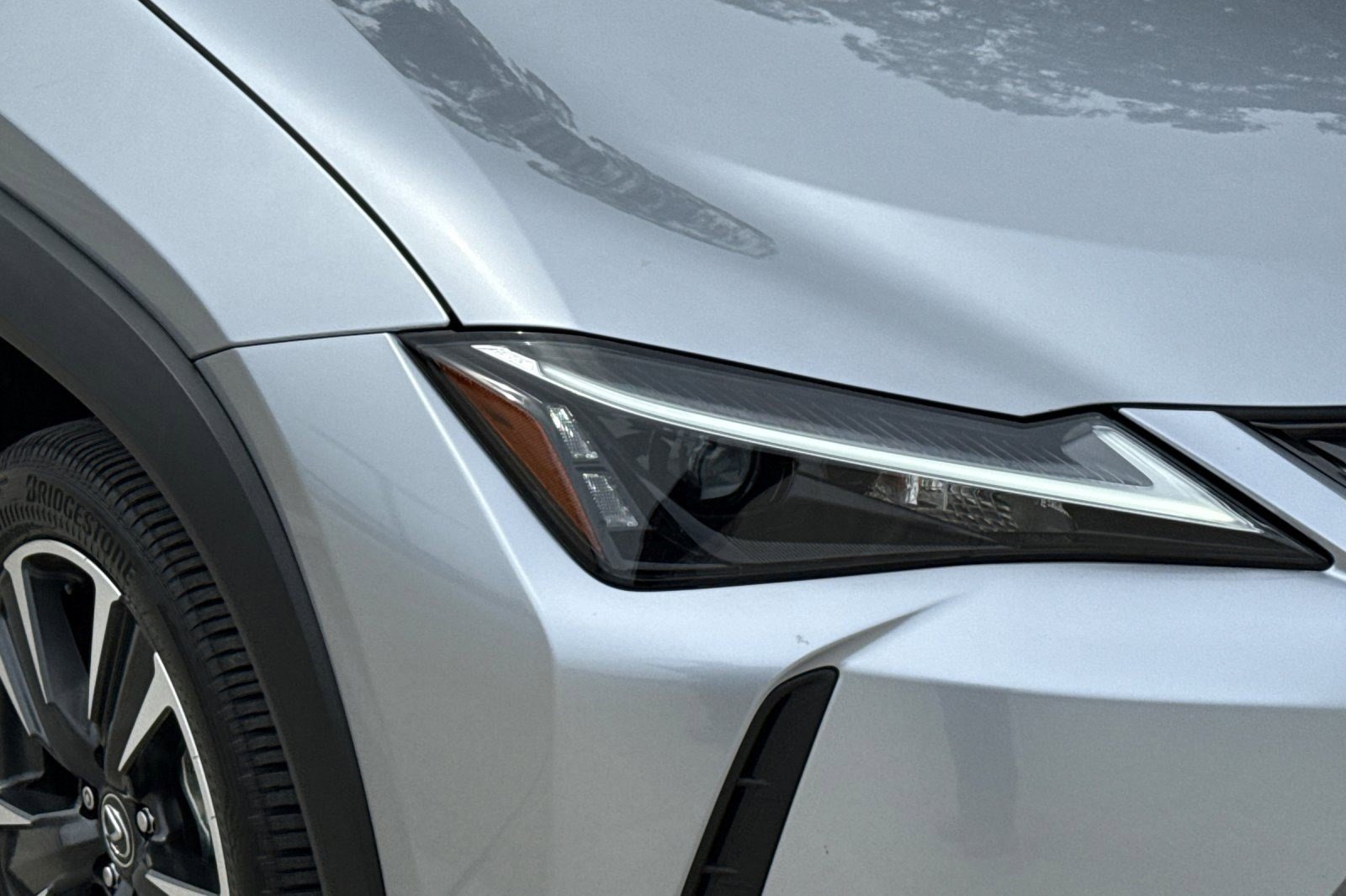 Certified 2025 Lexus UX 300h FWD w/ Accessory Package (Z2) image 12