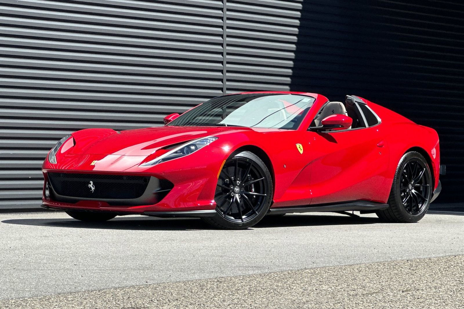 Used 2021 Ferrari 812 GTS RWD image 1